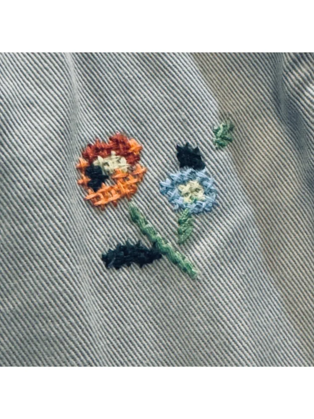 Vintage 90s Gap Clean Cut Khaki Capris Size 16 Chinos Embroidered Floral Artsy - Picture 13 of 13